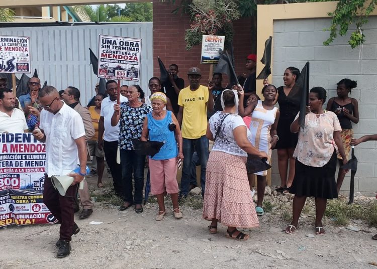 Comunitarios de Mendoza reclaman arreglo de calles e iluminación antes del inicio de clases