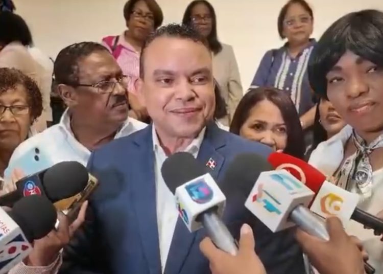 SNS afirma que se ha nombrado más de 7,000 médicos y 6,000 enfermeras