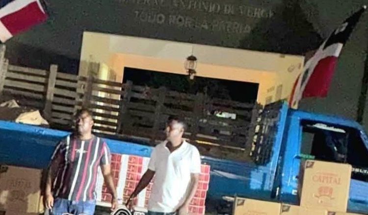 Apresan dos hombres con 230 mil cigarrillos en Azua ocultos entre aguacates y mangos