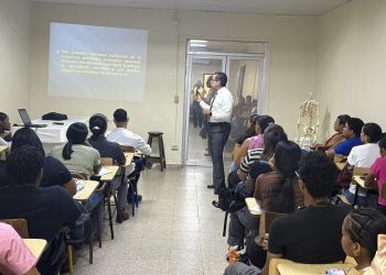 Rector Jorge Asjana David reafirma su compromiso con la docencia universitaria