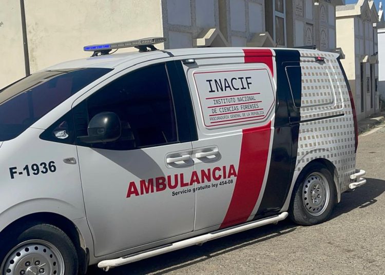 Matan a hombre de un batazo y un machetazo tras intentar defender a una mujer en Santiago