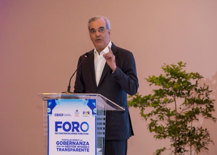 Abinader destaca Ley 47-25 para transparentar compras públicas