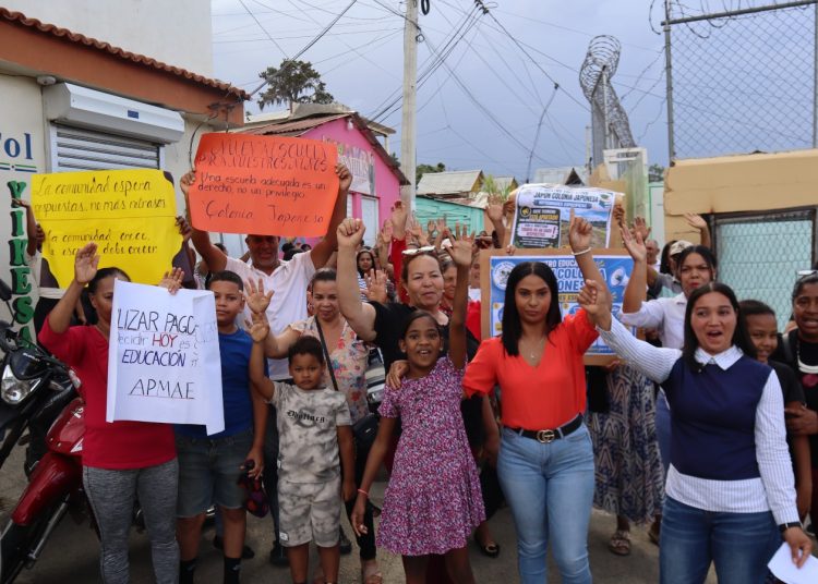 Protestan Apmae y comunidad de la Colonia Japonesa en Constanza por promesa incumplida