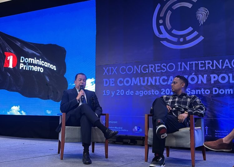 Santiago Matías hace acto de presencia en Congreso de Comunicación Política y arremete contra la clase política tradicional