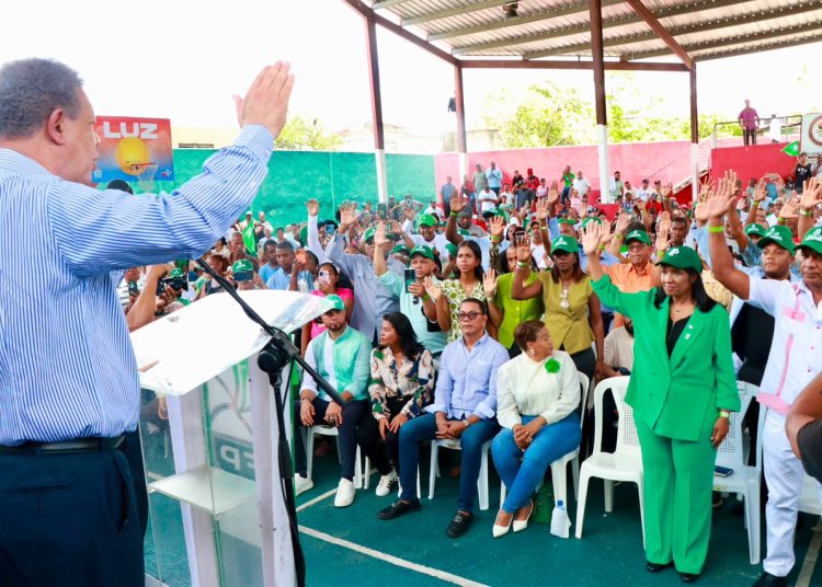 “En Los Alcarrizos lo que se respira es Leonel”, afirma vicealcaldesa que dejó el PRM para ingresar a la FP