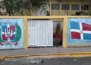 Año escolar inicia este lunes con llamado a padres a enviar a sus hijos desde el primer día