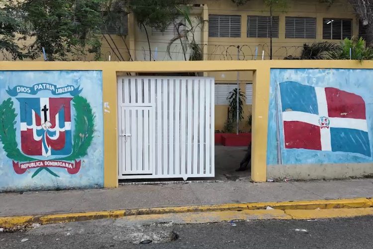 Año escolar inicia este lunes con llamado a padres a enviar a sus hijos desde el primer día