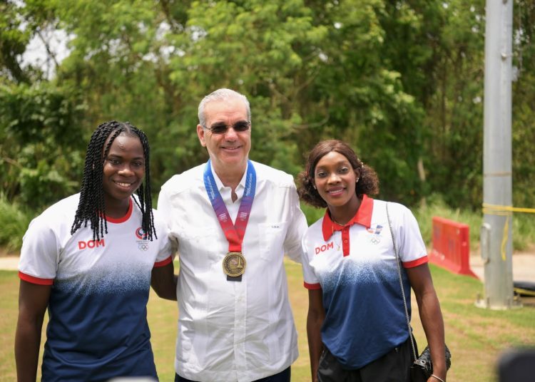 Abinader es reconocido por sus aportes a los Juegos Centroamericanos Santo Domingo 2026