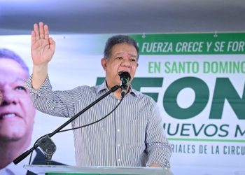 Leonel Fernández denuncia apagones de hasta 12 horas en Santo Domingo Este