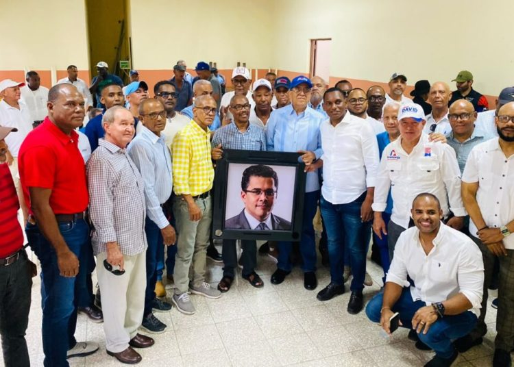 David Collado amplía su estructura política en San Juan de cara a 2028