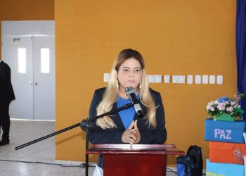 Diputada de Azua participa en apertura del año escolar 2026-2027