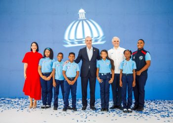 Abinader abre año escolar con llamado a elevar la calidad de los aprendizajes