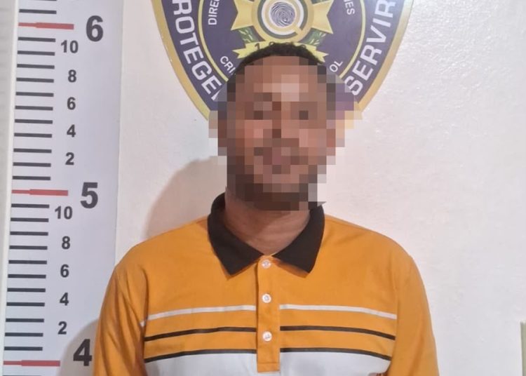 Policía Nacional apresa a un hombre mediante orden judicial por robo y recupera objetos sustraídos en Jarabacoa