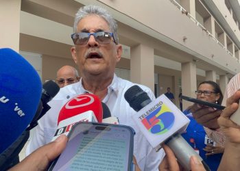 Educación admite que escuelas de Santiago aún requieren trabajos y anuncia intervención de 24 planteles