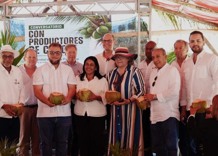 Multinacional inicia inversión en el sector coco de República Dominicana