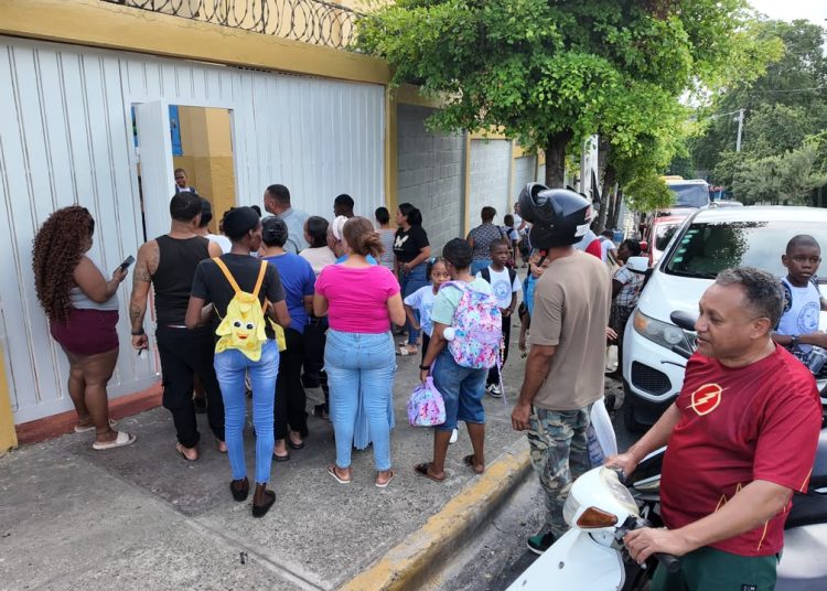 Primer día de clases: Escuelas públicas de Santo Domingo reportan mayor asistencia que el año pasado