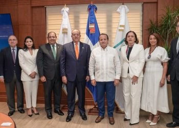 DO Sostenible fortalece la transparencia con Comisión de Veeduría Ciudadana