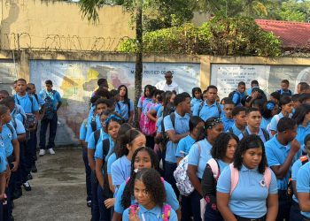 Más del 70 % de los estudiantes inicia el año escolar en el Liceo María Dolores Velásquez Romero de Zambrana