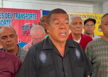 Transportistas frenan aumento del pasaje en Santiago y esperan diálogo con nuevo director del Intrant