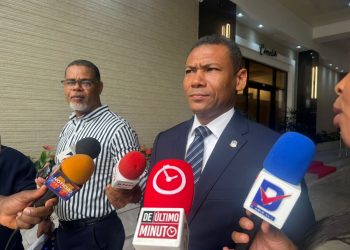 Báez pide “tolerancia” en el debate tras enfrentamiento con Pacheco