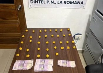 DINTEL apresa a dos personas y ocupa presuntas sustancias narcóticas en La Romana