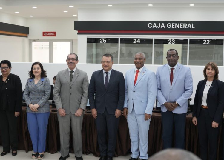 JCE inaugura centro de cedulación en la UASD y llama a renovar documento antes de abril de 2027