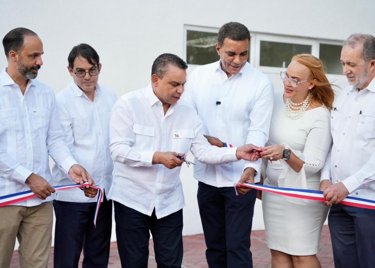 SNS fortalece atención primaria en Moca con entrega renovada del Centro Clínico y Diagnóstico Los López