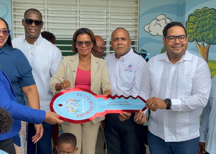 «Aulas dignas para Monte Plata: El Gobierno cumple con la Educación y entrega nuevas aulas en jornada simultánea