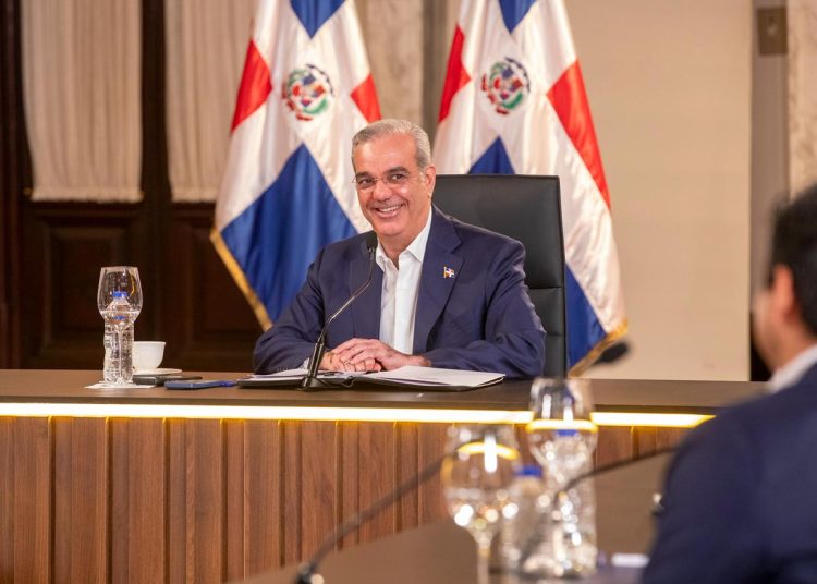 Abinader anuncia ampliación del Acueducto del Cibao Central y mejoras de agua en Santo Domingo