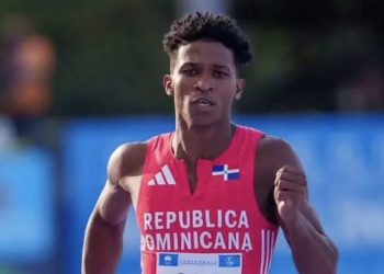 Yeral Núñez recibe emotivo reconocimiento de la Academia Félix Sánchez tras conquistar el oro en Santo Domingo 2026