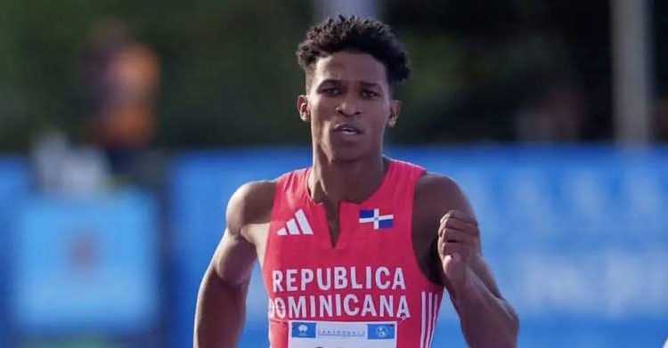 Yeral Núñez recibe emotivo reconocimiento de la Academia Félix Sánchez tras conquistar el oro en Santo Domingo 2026