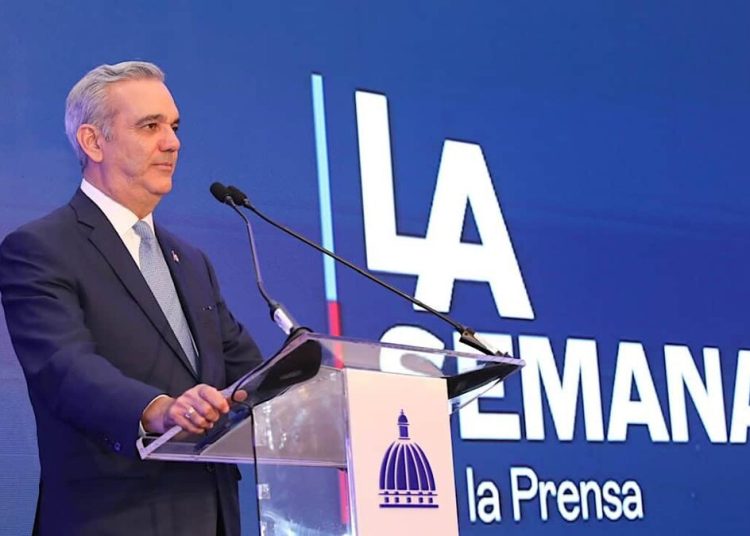 Abinader cambia formato de “LA Agenda Semanal”: periodistas no podrán asistir presencialmente