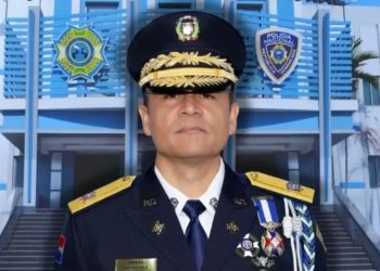 Oposición ve mensaje de Cruz Cruz como señal de alerta; oficialista defiende cambio en la Policía