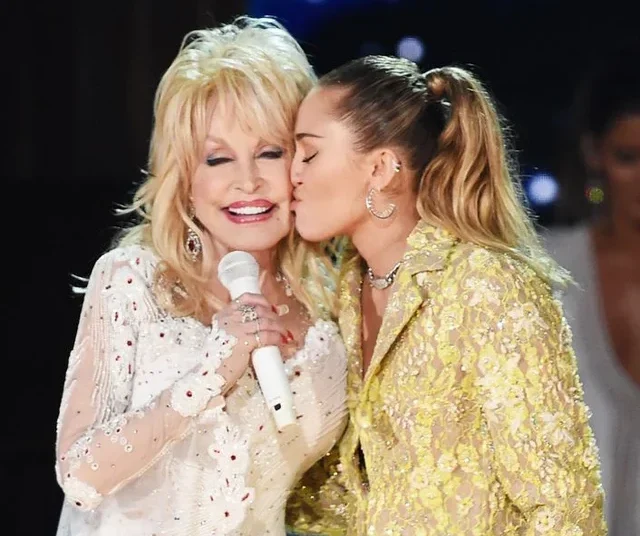 “Siempre la amaré y quiero que esté orgullosa”; Miley Cyrus despide a la tía Dolly
