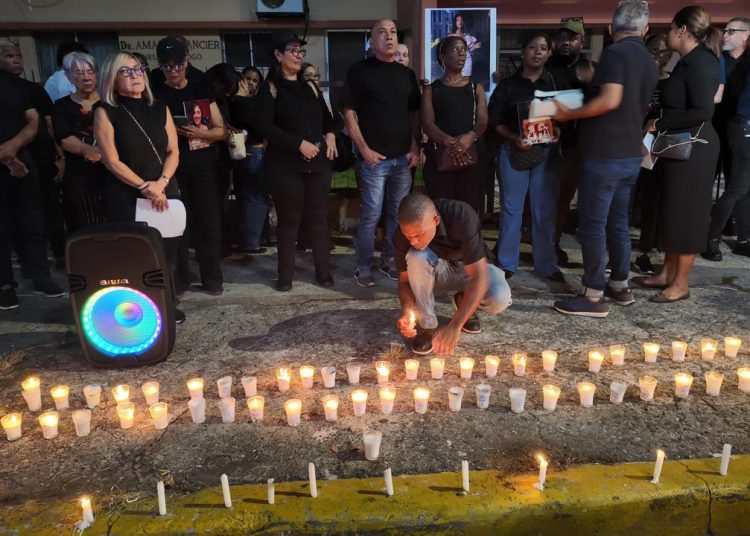 Movimiento Jet Set reclama justicia durante vigilia frente al Palacio de Justicia