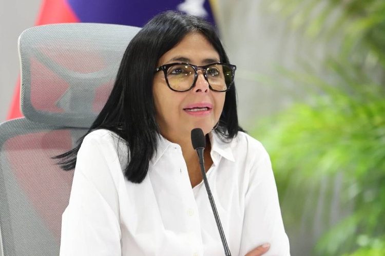 Delcy Rodríguez afirma que 1,046 venezolanos detenidos han regresado a sus hogares