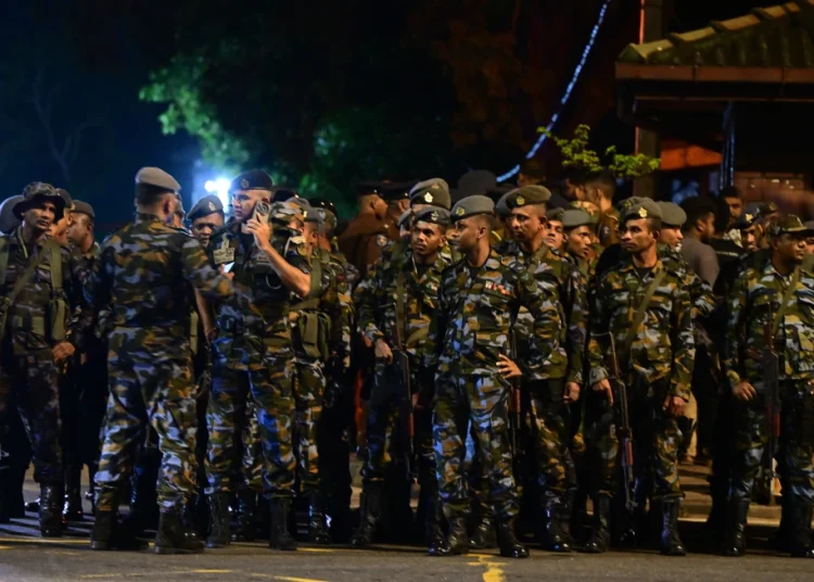 El gobierno de Sri Lanka afirma que tres reclusos murieron en enfrentamientos separados en prisiones
