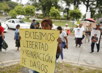 ONG pide libertad humanitaria para presos políticos colombianos en Venezuela tras el sismo