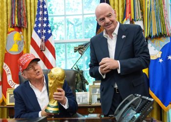 Trump entra en crisis interna de la FIFA y respalda permanencia de Gianni Infantino