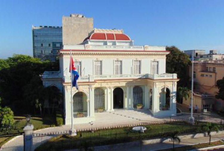 Cuba afirma que RD expulsó a sus 10 diplomáticos por «presiones» de EE.UU.