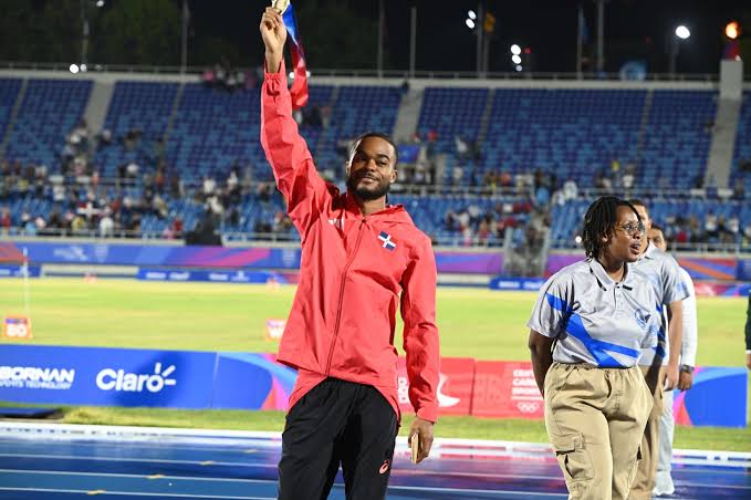 Gabriel Moronta conquista el oro en los 400 metros planos y hace vibrar a República Dominicana