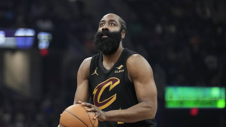 James Harden regresa a Cleveland con una extensión de tres años y 97 millones de dólares