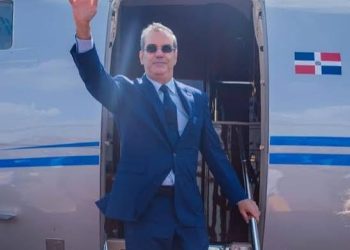 Abinader concluye visita a Colombia y regresa a RD luego de asistir a toma de posesión de De la Espriella