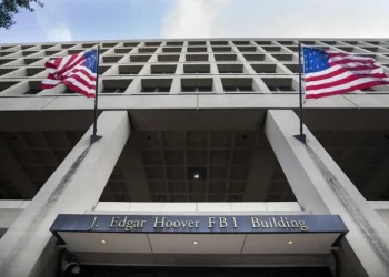 Sede del FBI: juez frena intento de Trump de trasladarla a Washington