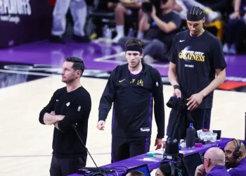 Los Lakers, vendidos por 12.000 millones de dólares a los empresarios Josh Kushner y Bob Iger