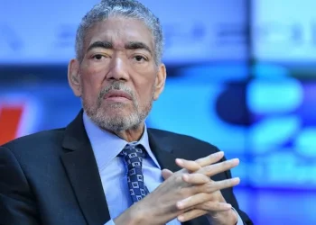 Miguel Mejía pide a Abinader explicar por qué ordenó salida de funcionarios cubanos