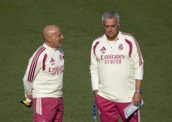 Mourinho resta importancia a su regreso al Bernabéu y pide apoyo para el Real Madrid