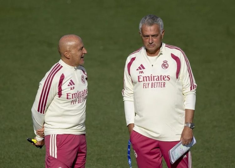 Mourinho resta importancia a su regreso al Bernabéu y pide apoyo para el Real Madrid