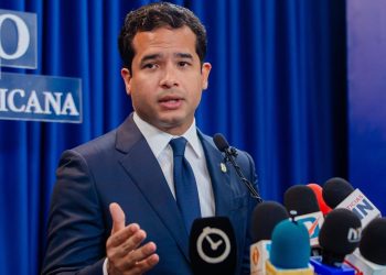 Omar Fernández critica que aún haya dudas sobre espacios para estudiantes
