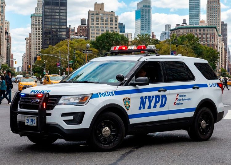 Despiden a alta funcionaria policial acusada de facilitar fuga de su hijo tras tiroteo en El Bronx